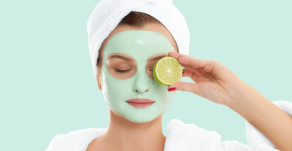 Frau Gesichtsmaske Gesichtspeeling DIY-Maske Fruchtsäurepeeling
