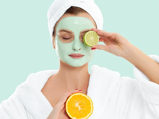 Frau Gesichtsmaske Gesichtspeeling DIY-Maske Fruchtsäurepeeling