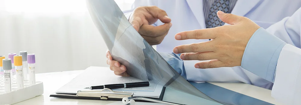 Dermatologe Hautarzt Neurodermitis Schuppenflechte Akne