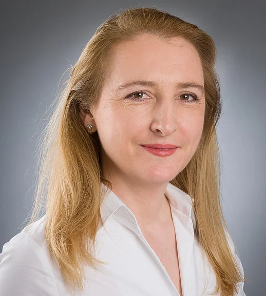 Ao.Univ.-Prof.in Dr.in med. univ. Angelika Hofer, MME
