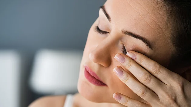 Augen Augenjucken Konunktivitis Augenentzündung