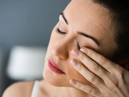 Augen Augenjucken Konunktivitis Augenentzündung