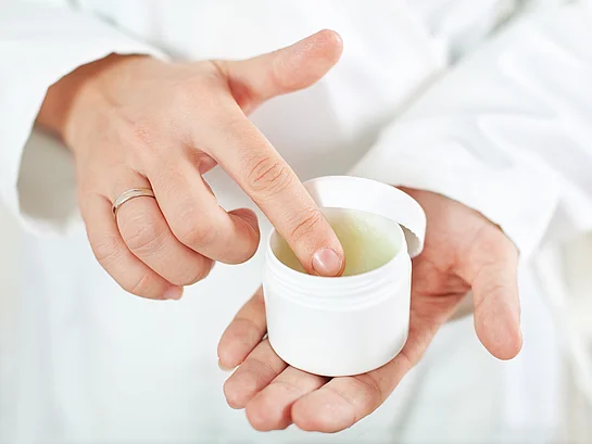 Hautcreme medizinische Hautpflege Cortison Neurodermitis
