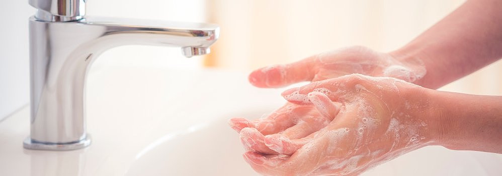 Händewaschen Desinfizieren Corona trockene Haut Hautreizung