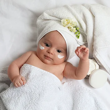 Babyhautpflege mit zertifizierter Biokosmetik