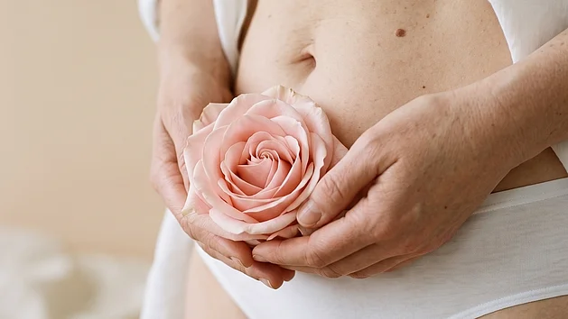 Frau mit Problemen mit der Scheidenflora