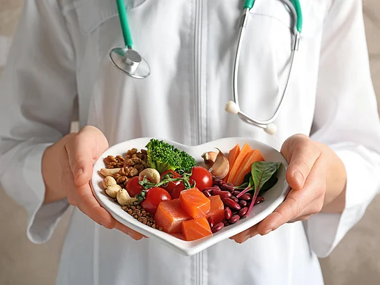 Richtige Ernährung bei Neurodermitis als Medizin von innen