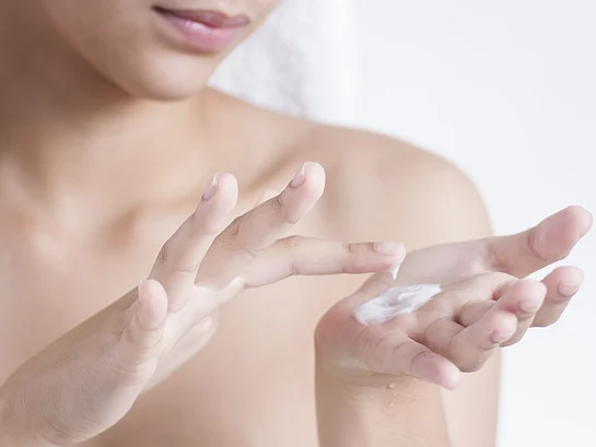Hautpflege Frau Creme Salbe